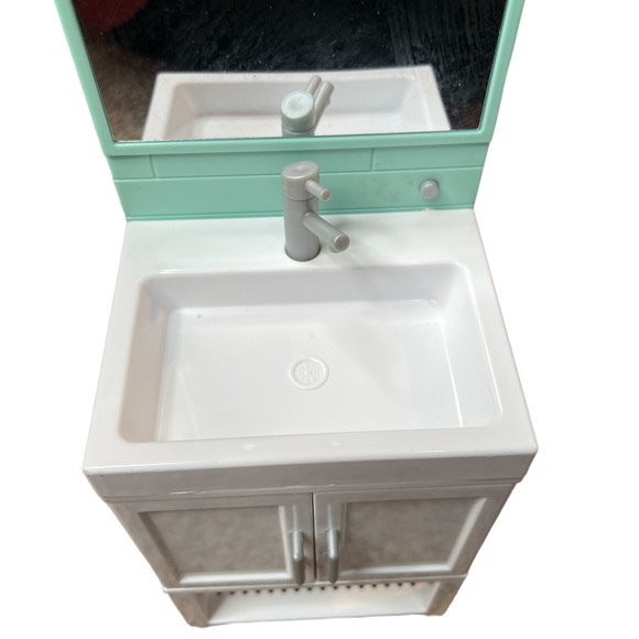 My Life Bathroom Play Sink with Accessories - Picture 3 of 3